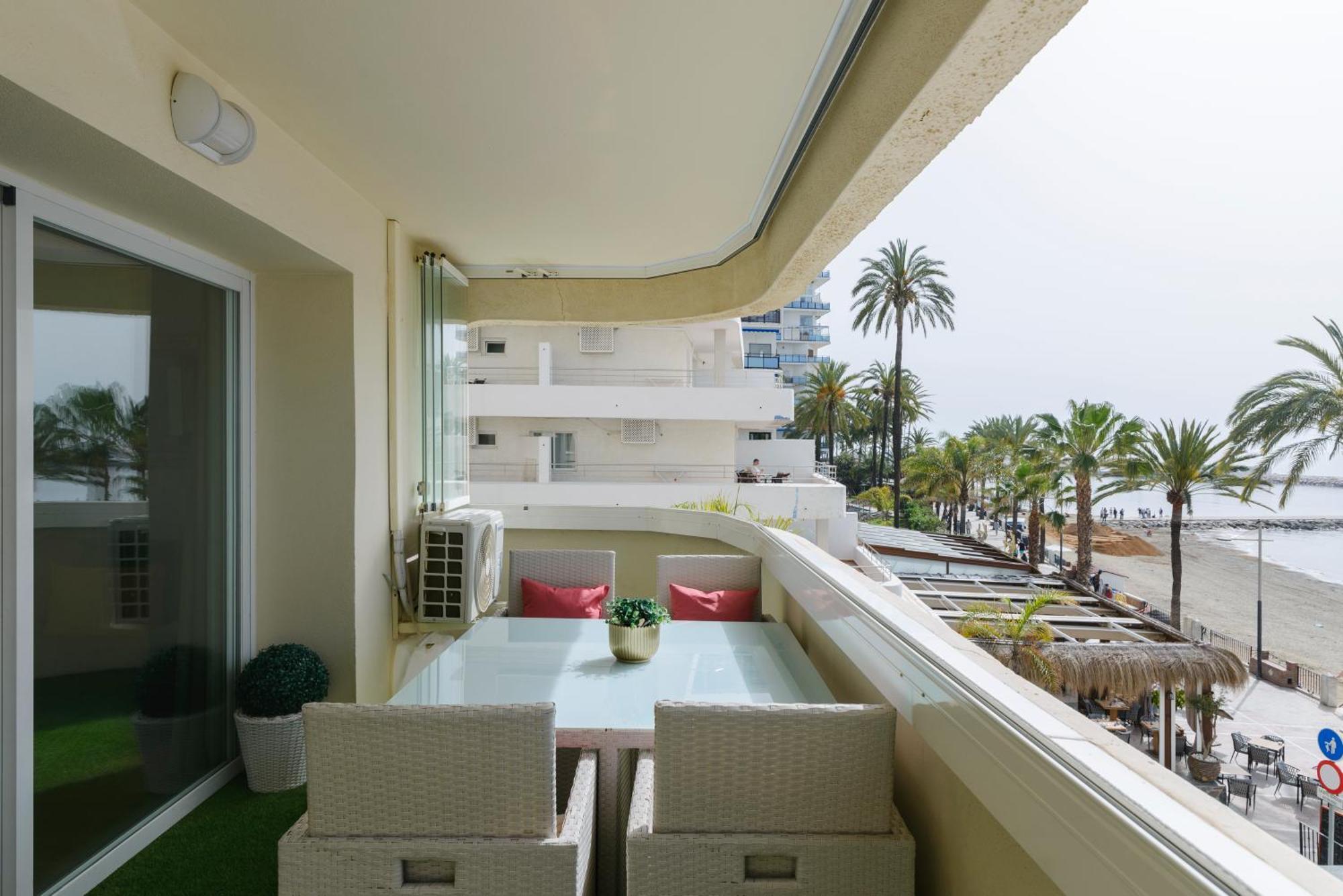Sea Front In Center Appartamento Marbella